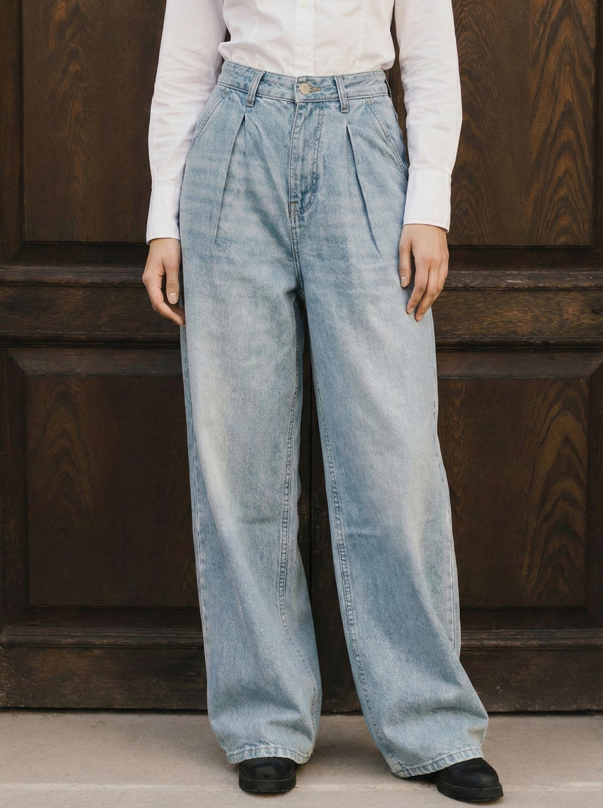 Frost Blue pleated wide-leg jeans