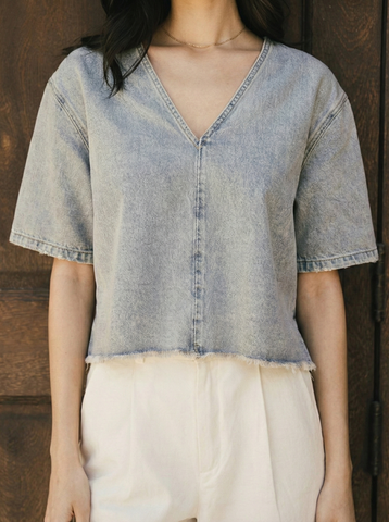 T-Shirt mit V-Ausschnitt Überschnittene Schulter | ASH GREY | NEW YORKER