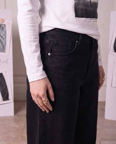 Pitch Black Jeans - Loose Fit - UNISEX